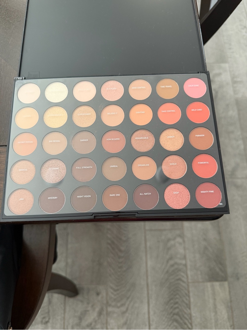 ✨NEW✨ MORPHE 350 SUPERNATURAL GLOW Eyeshadow - Picture 3 of 3